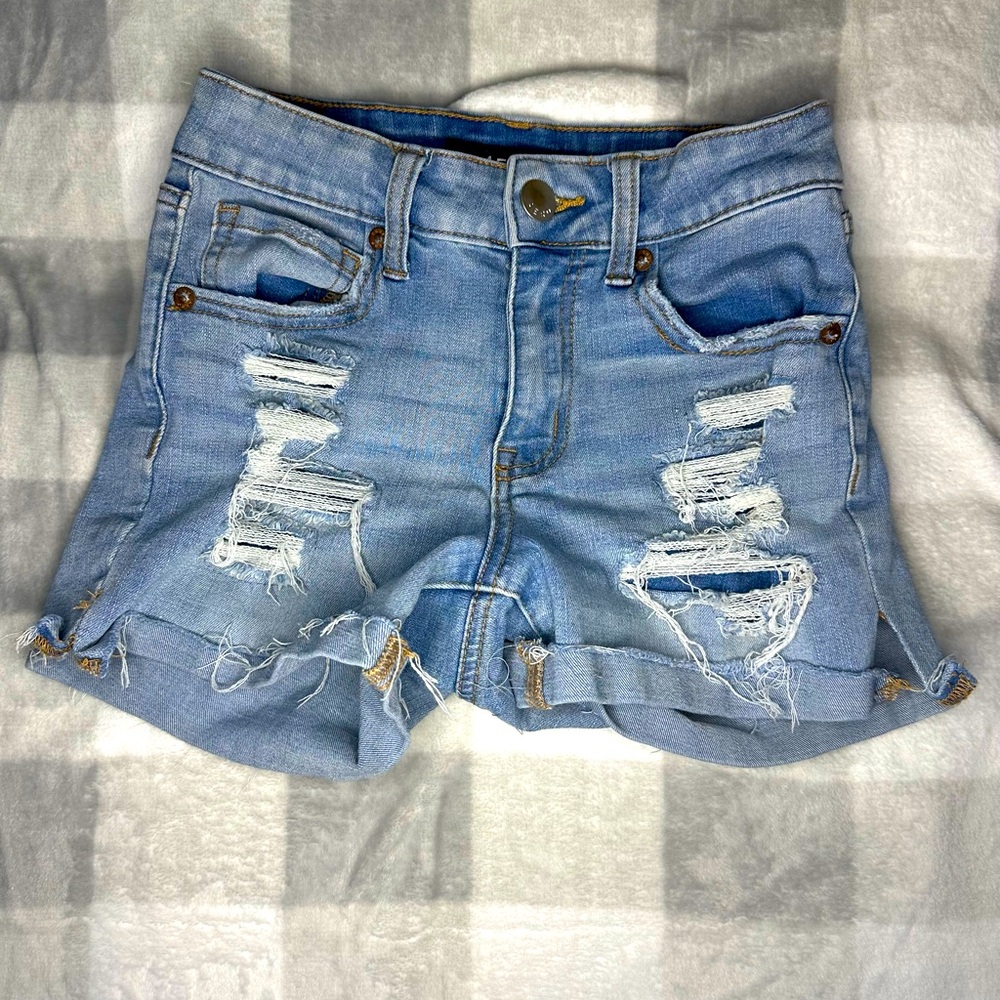💙Super cute aero shorts in size 00!💙